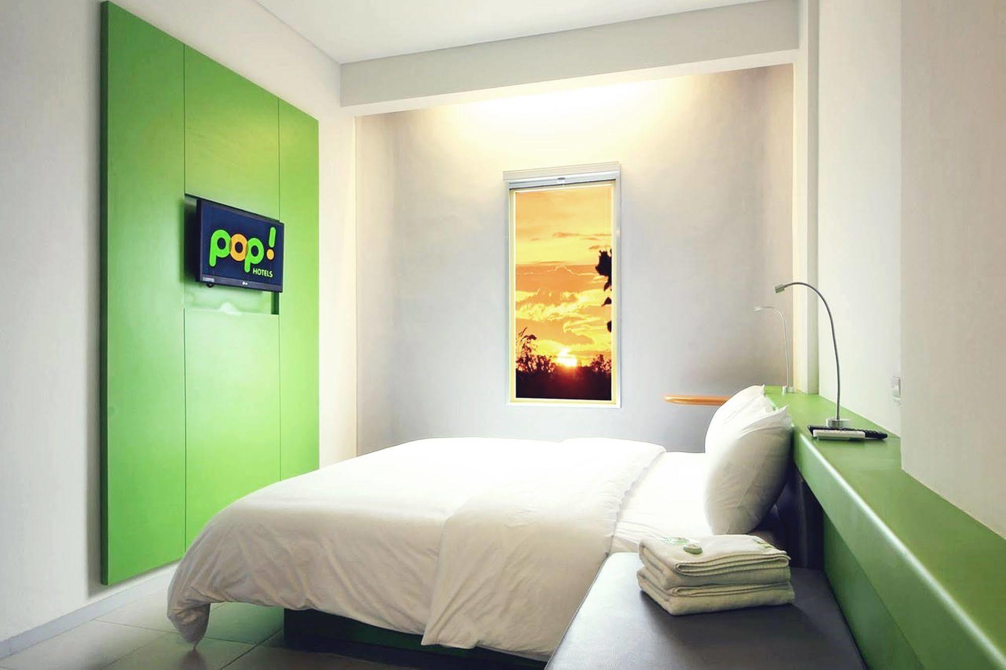 Pop! Hotel Airport Jakarta Tangerang Exteriör bild